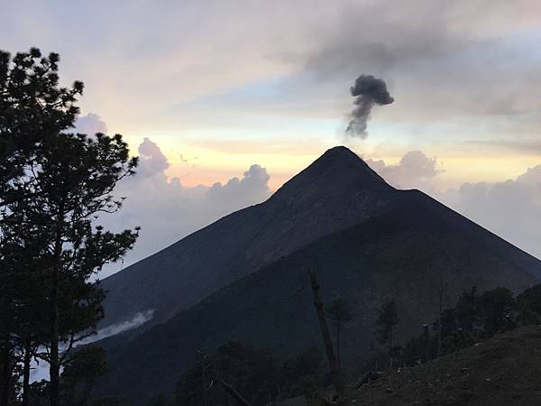 【瓜地馬拉 Acatenango】與火山談戀愛，我要攻頂啦！