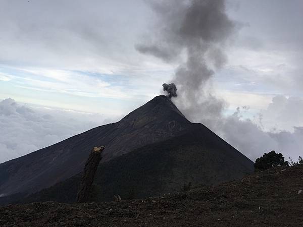 【瓜地馬拉 Acatenango】與火山談戀愛，我要攻頂啦！