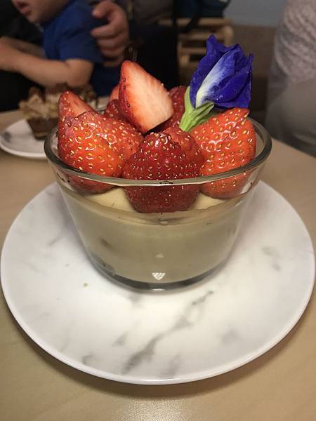 草莓酒鬼提拉米蘇