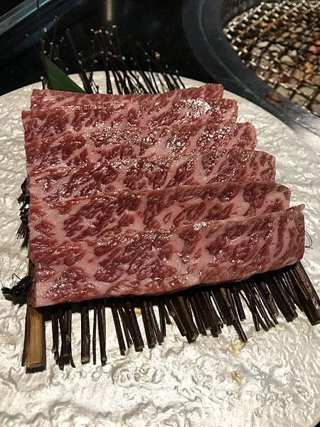 極上安格斯黑牛燒肉.JPG