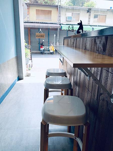 《台南.中西區》镹咖啡｜帶著你的寵物陪你喝杯咖啡