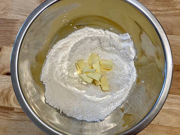 點我放大 奶油塊一定要冰冰冰的喔