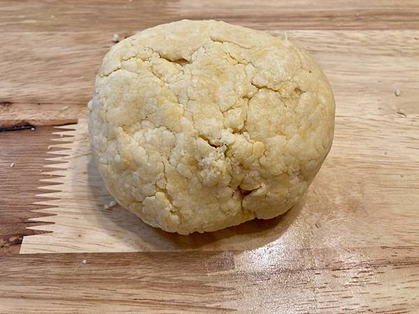 點我放大 吸收牛奶的麵粉成糰樣子