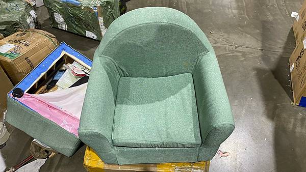 基隆關緝獲小型家具夾藏電子煙產品-1.jpg 基隆關緝獲小型家具夾藏電子煙產品-1.jpg