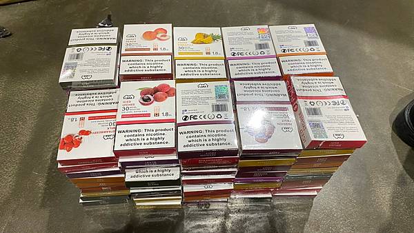 基隆關緝獲小型家具夾藏電子煙產品-3.jpg 基隆關緝獲小型家具夾藏電子煙產品-3.jpg