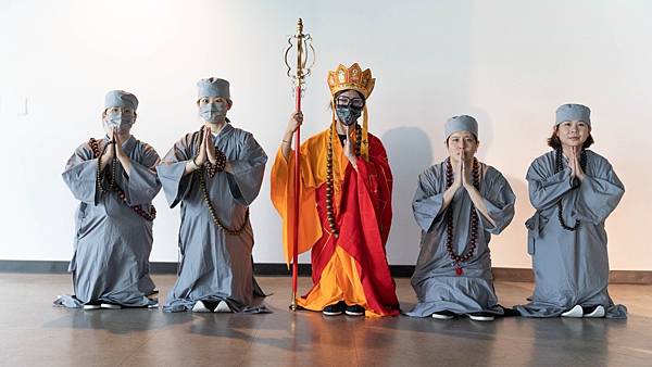 台北街頭出現抓鬼大師?這團體應景惡搞「粽邪」網笑噴 台北街頭出現抓鬼大師?這團體應景惡搞「粽邪」網笑噴