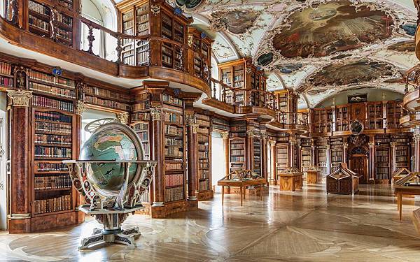 瑞士 聖加侖修道院圖書館2.jpg