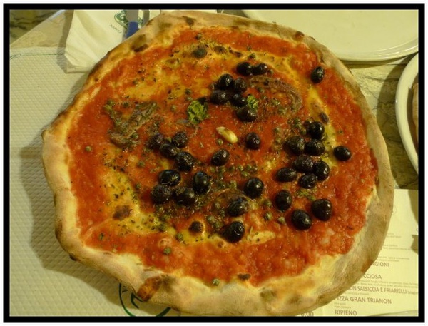 7-089 Napoli排名第二的Trianon披薩店_.jpg