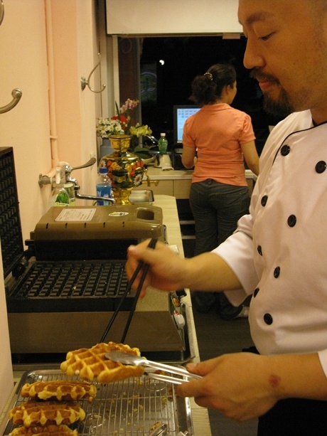 Chef's Waffle 201009.jpg Chef's Waffle 201009.jpg