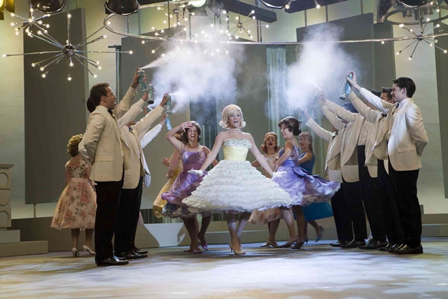 Hairspray2.jpg Hairspray2.jpg