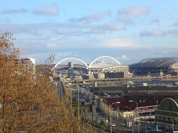 遠眺Football &amp; Baseball Stadium