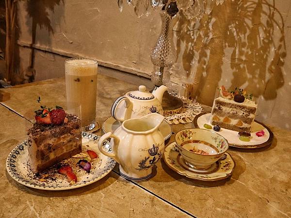 花房裏1.jpg 花房裏1.jpg