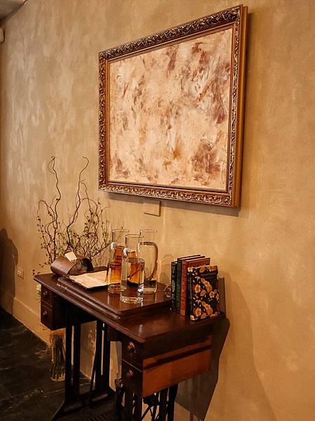 RAN CAFÉ藝廊般的歐式古典風格咖啡廳,甜點高水準呈現