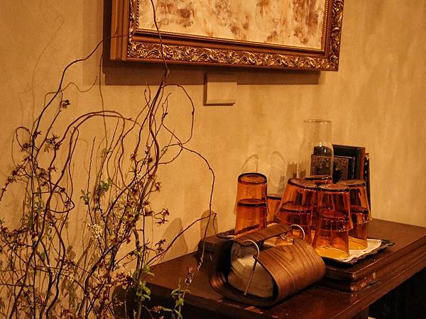 RAN CAFÉ藝廊般的歐式古典風格咖啡廳,甜點高水準呈現