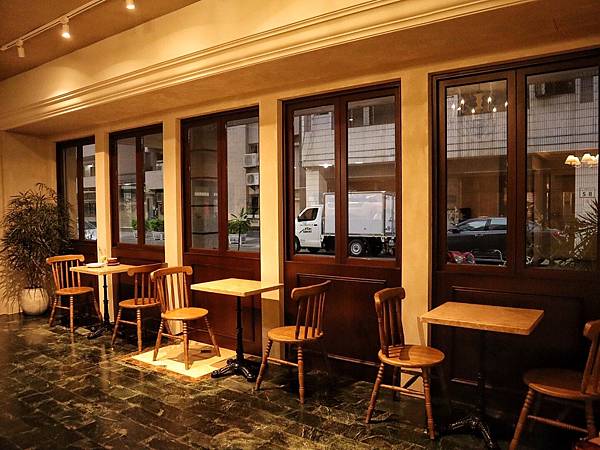RAN CAFÉ藝廊般的歐式古典風格咖啡廳,甜點高水準呈現
