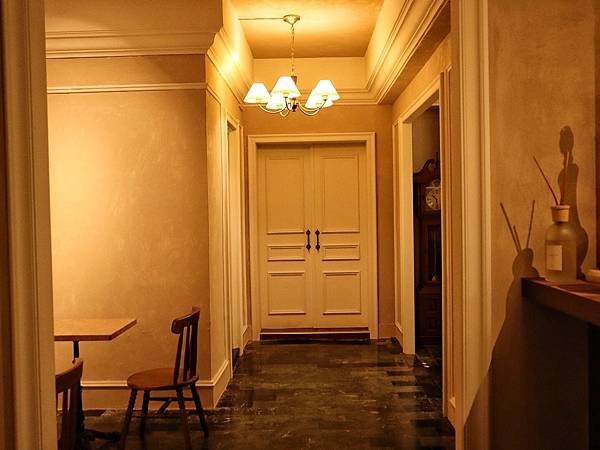 RAN CAFÉ藝廊般的歐式古典風格咖啡廳,甜點高水準呈現