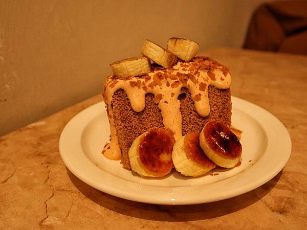 RAN CAFÉ藝廊般的歐式古典風格咖啡廳,甜點高水準呈現