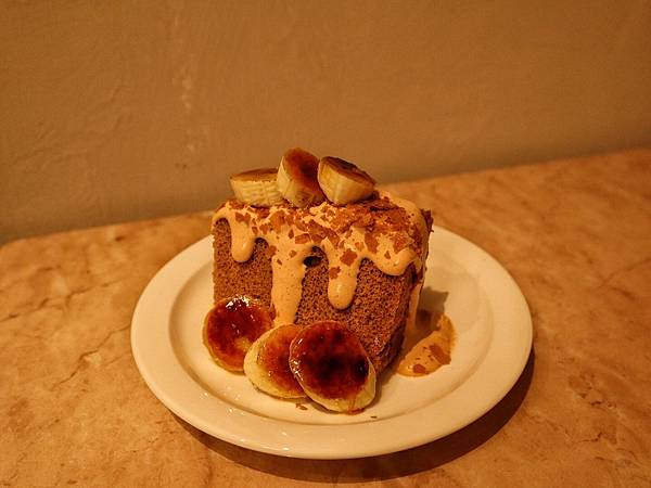 RAN CAFÉ藝廊般的歐式古典風格咖啡廳,甜點高水準呈現