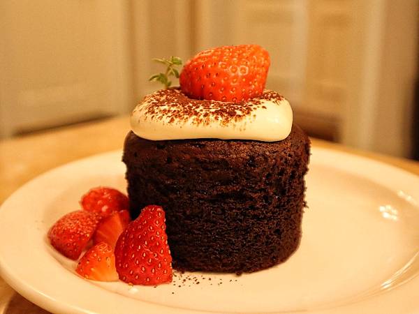 RAN CAFÉ藝廊般的歐式古典風格咖啡廳,甜點高水準呈現