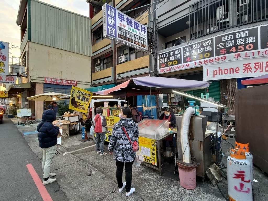 【台中大雅】民生路無名炸雞│在地人激推的無名炸雞，外皮超酥脆