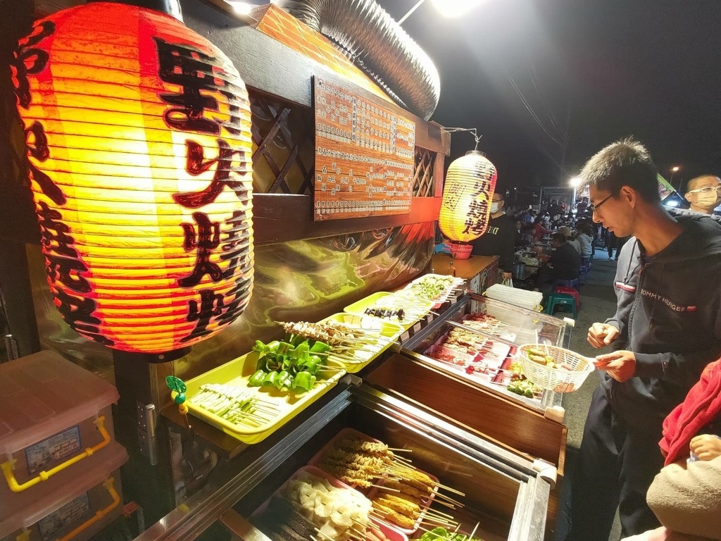 【梧棲美食】野火燒烤│夜市人氣烤肉攤，食材新鮮種類豐富~招牌