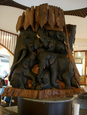 大象雕像黑媽媽