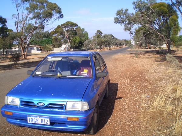 along the eyre hwy 005.jpg