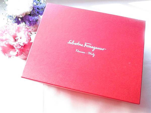 Wedding-Wngagement-訂婚六禮-衣服禮頭尾禮-氣質Salvatore Ferragamo粉紅側背經典款蝴蝶結小包-喜氣洋洋 (52)