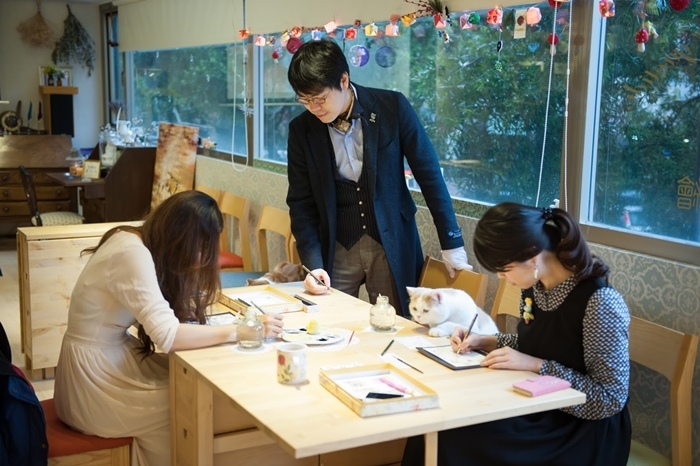 新手的第一堂鋼筆入門課~學寫一手優雅好字~浪漫法式書法花體字情書卡片設計教學-日日好文創韓玉青老師-鋼筆英文花體字-Niceday-親子鋼筆課 (7)