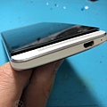 HTC M7電池大膨脹.jpg