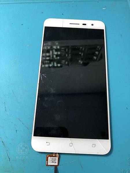 ZenFone 3 ZE552KL面板破裂(1).jpg ZenFone 3 ZE552KL面板破裂(1).jpg