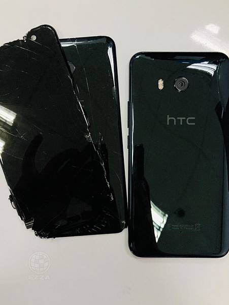 HTC U11螢幕破裂.jpg HTC U11螢幕破裂.jpg