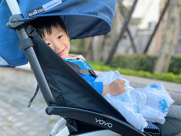 推車 法國babyzen Yoyo2 超輕便時尚嬰兒手推車 真的可以優雅外出旅遊 雙胞胎女孩dore Fa弟 奴爸奴媽 痞客邦