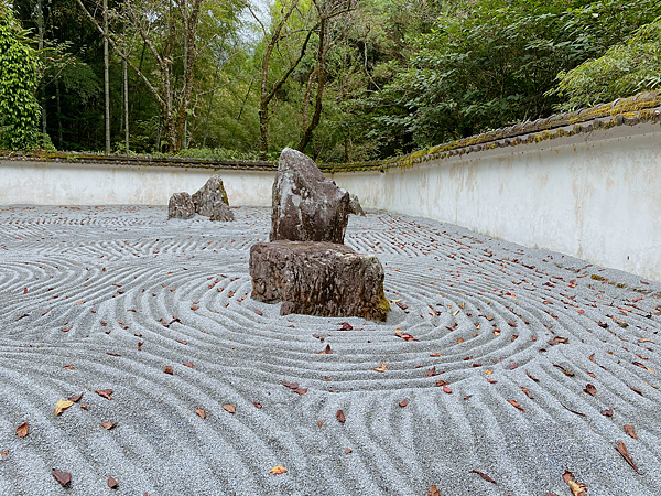 【親子旅遊】宜蘭明池山莊一泊一食：此生必去仙境夢幻湖（含小木