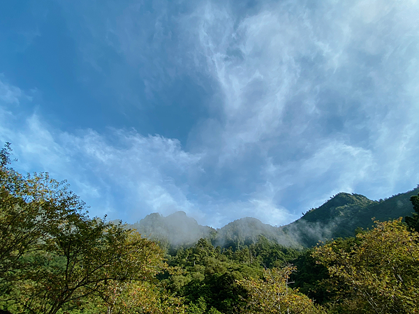 【親子旅遊】宜蘭明池山莊一泊一食：此生必去仙境夢幻湖（含小木