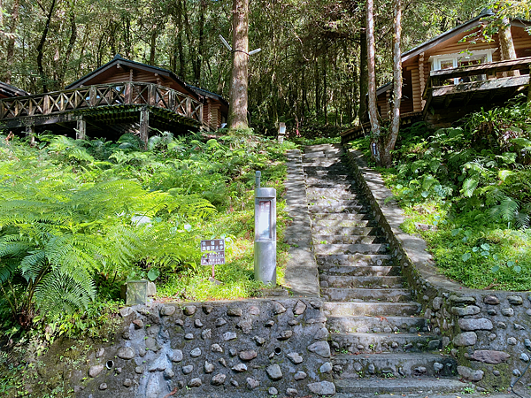 【親子旅遊】宜蘭明池山莊一泊一食：此生必去仙境夢幻湖（含小木