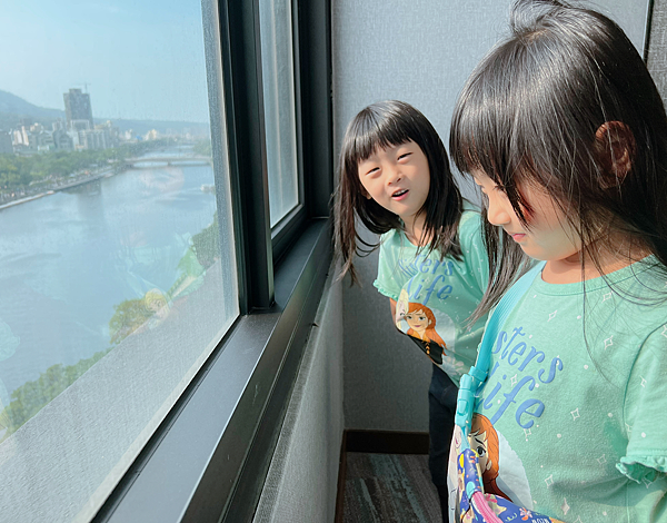 【團購】高雄鈞怡大飯店，無敵愛河河景＋百坪賽車場遊戲室＋下午