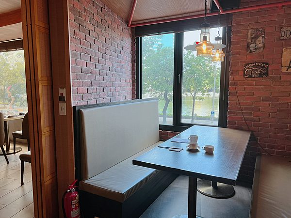 【團購】高雄鈞怡大飯店，無敵愛河河景＋百坪賽車場遊戲室＋下午