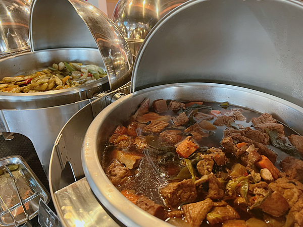 【團購】高雄鈞怡大飯店，無敵愛河河景＋百坪賽車場遊戲室＋下午