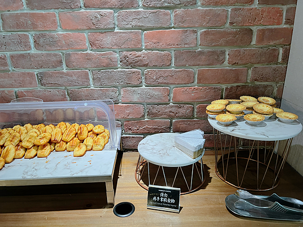 【團購】高雄鈞怡大飯店，無敵愛河河景＋百坪賽車場遊戲室＋下午