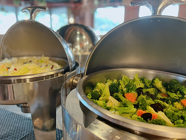 【團購】高雄鈞怡大飯店，無敵愛河河景＋百坪賽車場遊戲室＋下午