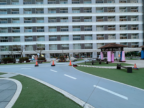 【团购】台南和逸亲子饭店！超狂500坪游戏场，跑车、火车、沙