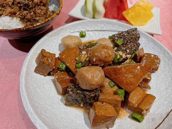 【团购】桃园龙潭悦华大酒店！超狂亲子设施摩天轮、旋转木马、咖