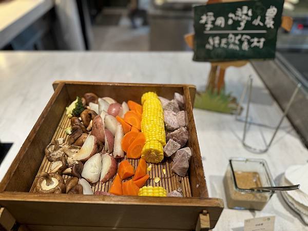 【团购】台南禧榕轩大饭店！典雅高空花园泳池、房间落地窗洒落阳