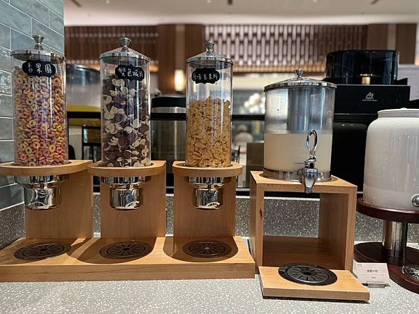 【团购】台南禧榕轩大饭店！典雅高空花园泳池、房间落地窗洒落阳