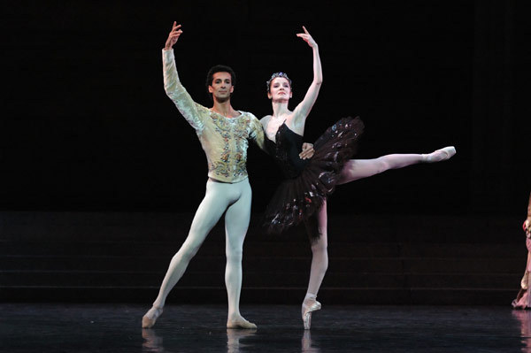 JoseMatinez-Letestu SwanLake-Nureyev