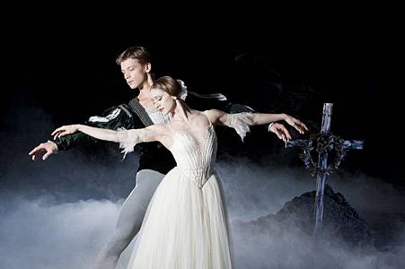 Marianela-Nunez-RupertPennefather-in-Giselle Marianela-Nunez-RupertPennefather-in-Giselle