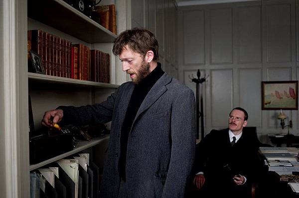 Vincent-Cassel-Fassbender-in-A-Dangerous-Method-2011