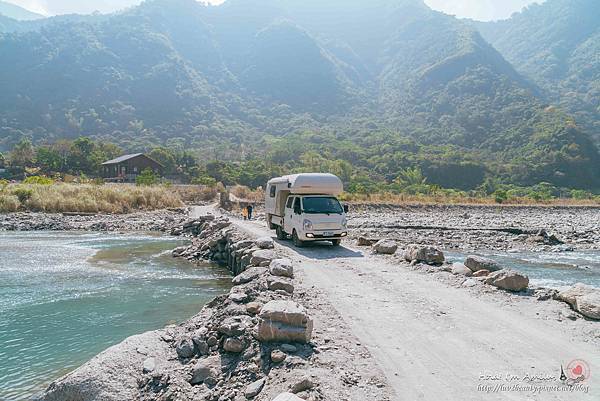 18 哈尤溪便道_鈦美露營車.jpg