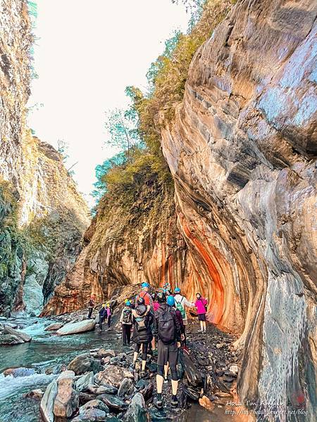 21 屏東祕境_哈尤溪_七彩岩壁_野溪溫泉_大武部落.jpg